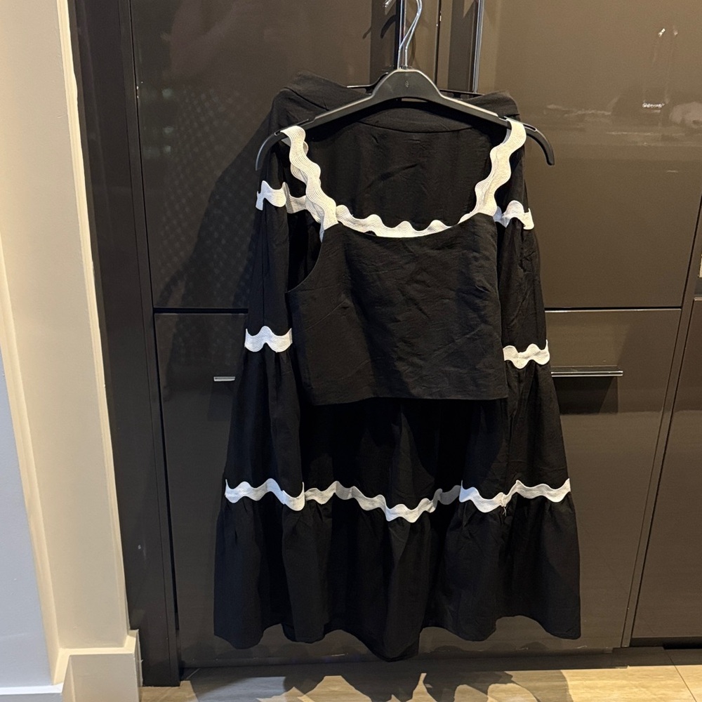 Black and White Crop Top Skirt Set